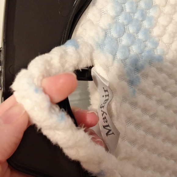 Fluffy robe with hood and tie belt - Picture 7 of 10